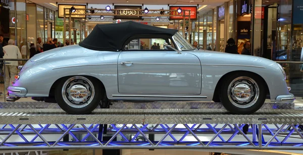 PRAGUE - APRIL 14: Porsche 356 (1949) — Stock Photo, Image