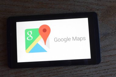 Akıllı telefon ekranındaki Google Harita uygulamasının görüntüsü 