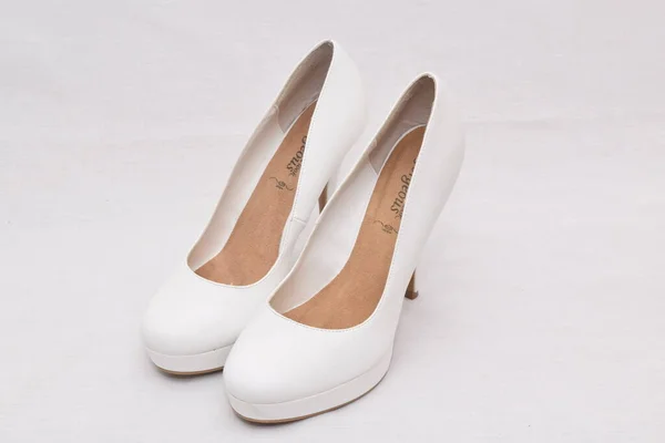 Sapatos Femininos Elegantes Salto Alto Branco Isolados Fundo Branco — Fotografia de Stock