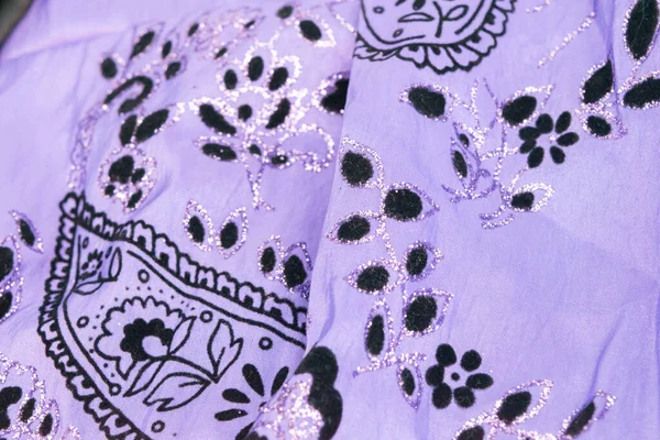 Vue Rapprochée Robe Enfant Fête Violette Avec Des Motifs — Photo