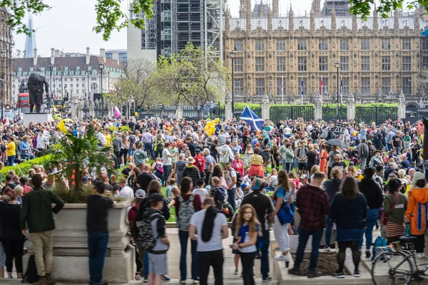 Demonstranten beteiligen sich an einem Anti-Aussperrungs- und Anti-Impfprotest inmitten des Coronavirus. London, Großbritannien, 29. Mai 2021 — Stockfoto