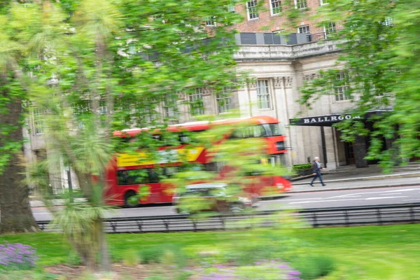 Un autobús de dos pisos, un autobús rojo de Londres. Reino Unido, Madrid, 29 de mayo de 2021 — Foto de Stock
