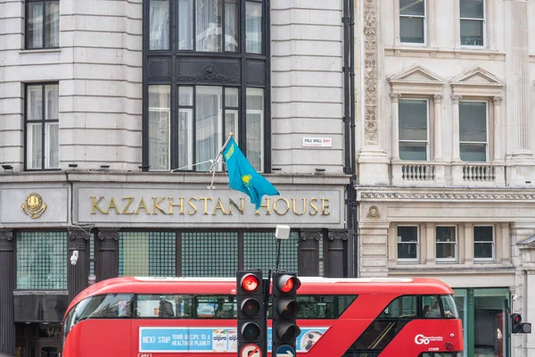 La Embajada de Kazajstán en Londres o Kazajstán House. Reino Unido, Madrid, 29 de mayo de 2021. — Foto de Stock