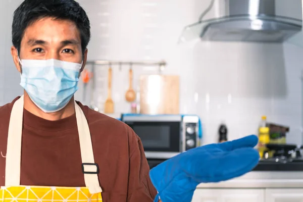 Розмитий Чоловік Азіатська Приготування Їжі Кухні Будинку Він Тримає Миску — стокове фото