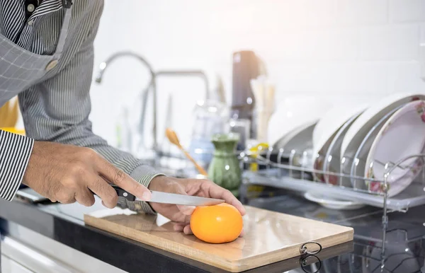 Blurred Hombre Asiático Cocina Cocina Del Hogar Manos Cortar Verduras — Foto de Stock