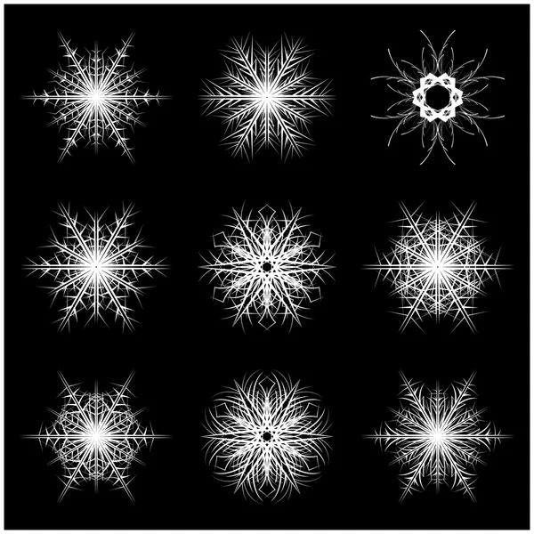 クリスマス雪の結晶、霜フレーク シルエット アイコン、シンボル、デザイン。黒の背景に分離された冬は、結晶ベクター グラフィック. — ストックベクタ