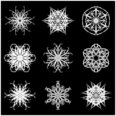 Noel kar tanesi, donmuş pul siluet simge, sembol, tasarım. Siyah arka plan üzerine izole kış, kristal vektör çizim.