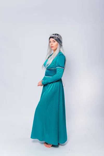 Retrato Completo Una Princesa Vestido Medieval Fantasía Turquesa Con Pelo — Foto de Stock