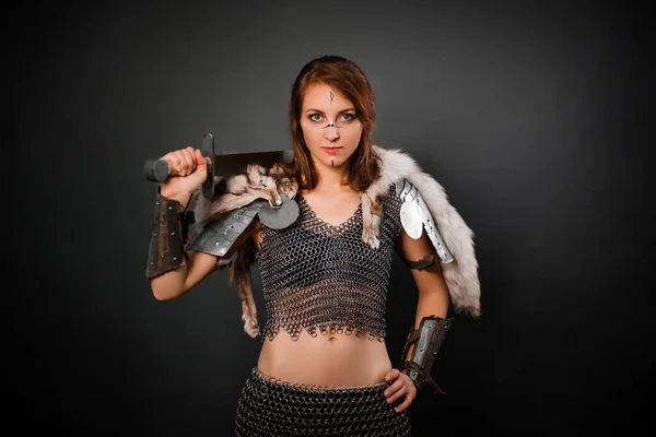 Medieval Woman Warrior Chain Mail Armor Polar Fox Fur Her — Stock Photo, Image