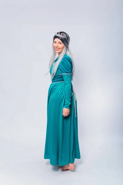 Retrato Comprimento Total Uma Princesa Volta Medieval Fantasia Vestido Turquesa — Fotografia de Stock