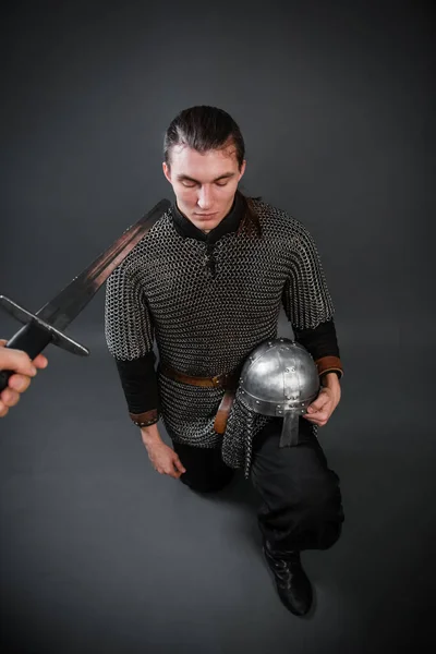 Medieval Warrior Chain Mail Sits His Knee Helmet His Hands — Stock Photo, Image