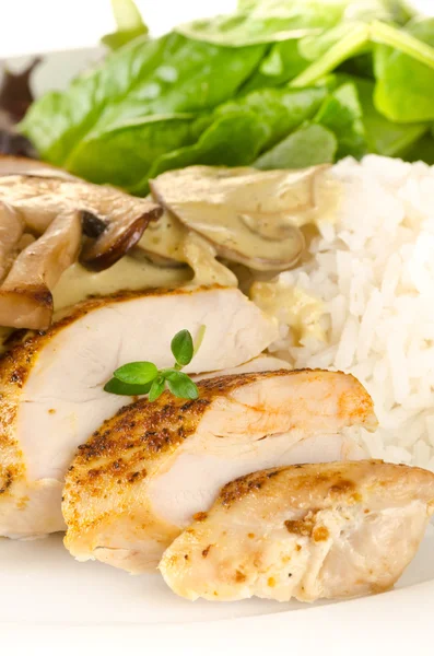 Fried spiced chicken breast with creamy mushroom — Stock Photo, Image