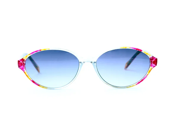Bilden av solglasögon på vit bakgrund. — Stockfoto