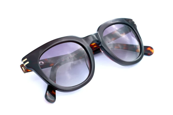 白い背景に隔離された黒いサングラス — ストック写真