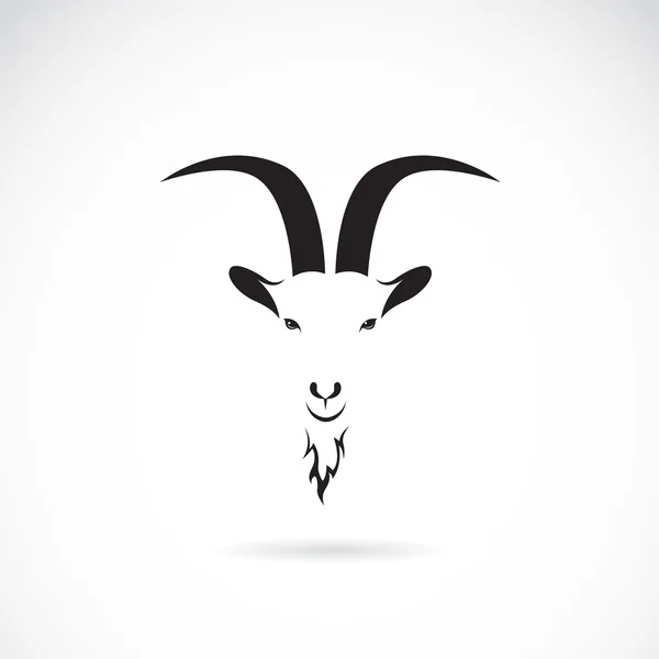 Векторное изображение головы козы на белом фоне — стоковый вектор