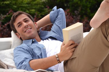 yakışıklı delikanlı