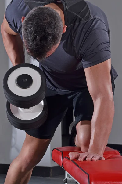 Stærk fitness sport mand træning - Stock-foto