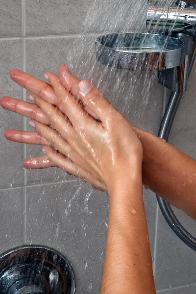 妇女洗手组织 — 图库照片