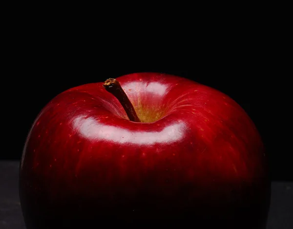 Fresh  red apple — Stock Photo, Image