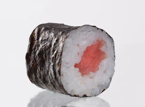 Tuna sushi roll — Stock Photo, Image