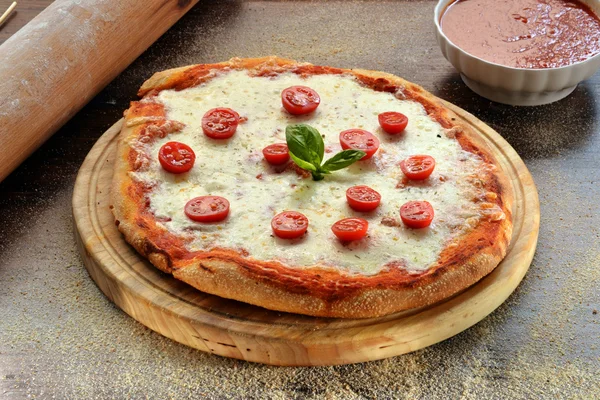 Home made pizza — Stock Photo, Image