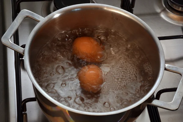 Two Boiling eggs — Stock Photo, Image