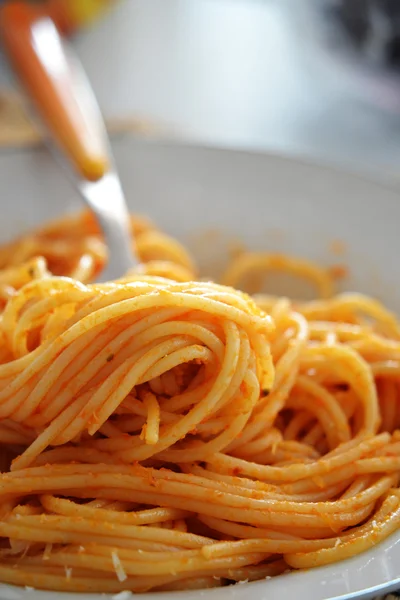 Spaghetti und Gabel Detail. — Stockfoto