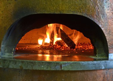 Pizza Fırını ateşle