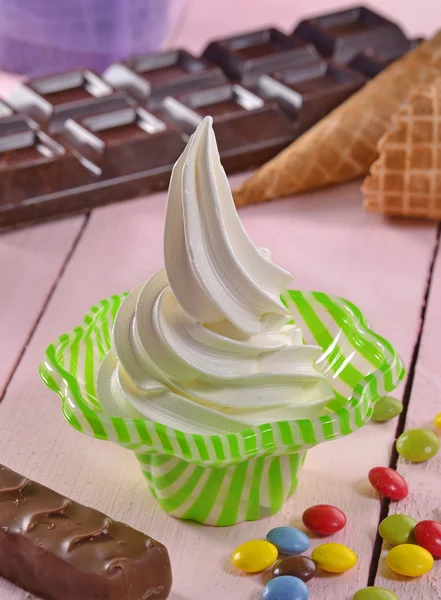 Vaniglia tazza del gelato — Foto Stock