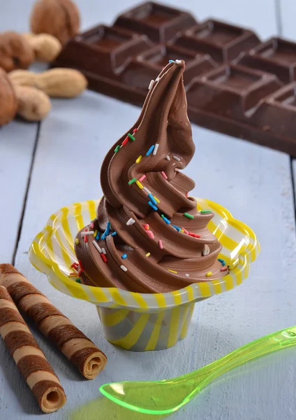 Coppa gelato al cioccolato — Foto Stock