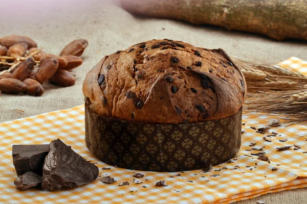 Панеттонський хліб та інгредієнти — стокове фото