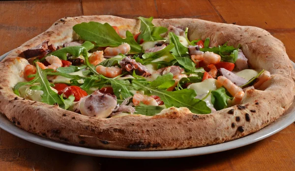 Geleneksel pizza jambon yemek — Stok fotoğraf