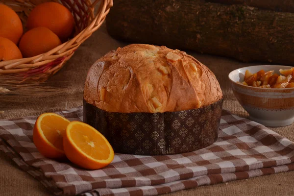 Panettone pão e ingredientes — Fotografia de Stock