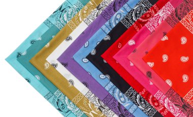 izole renkli bandana