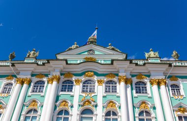 Kışlık Sarayın fronton