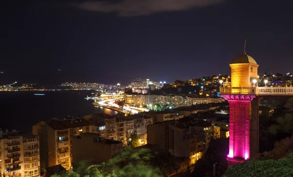 Noche en la ciudad de Izmir —  Fotos de Stock