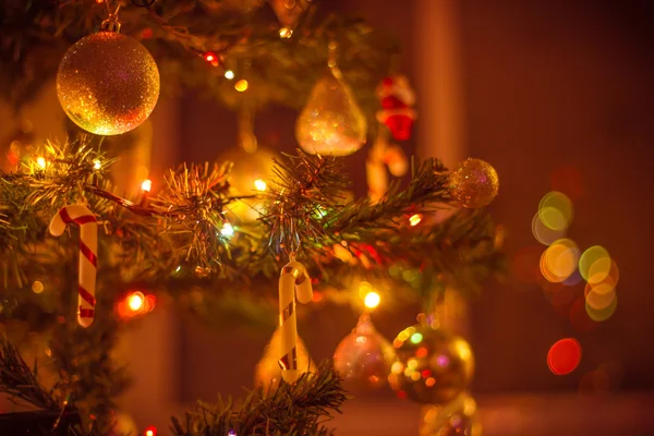 Fundo de Natal em tom vermelho desfocado — Fotografia de Stock