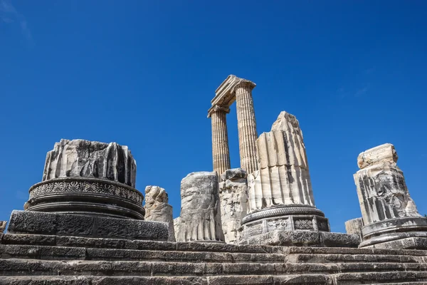 Parte di colonne in tempio Apollo Didim — Foto Stock