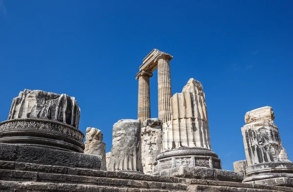 Częścią kolumny w świątyni Apollina w Didim — Zdjęcie stockowe