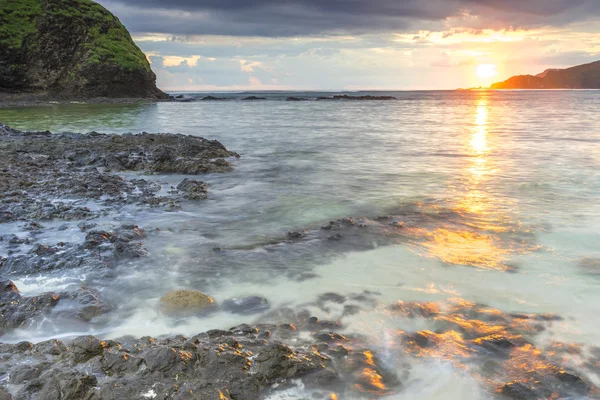 Rock formation with sunrise background — Stock Photo, Image