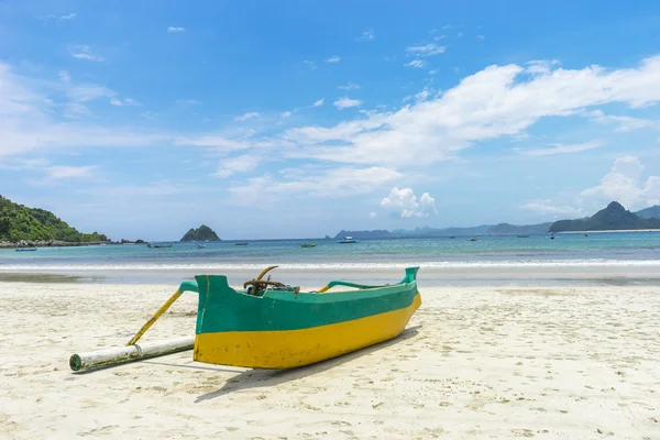 Traditionele houten boot op Lombok, Indonesië — Stockfoto