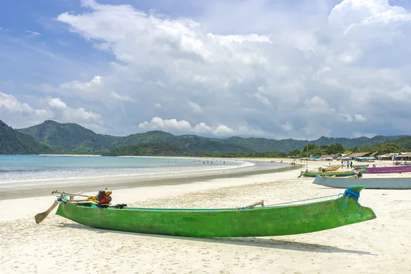 Barca tradizionale in legno a Lombok, Indonesia — Foto Stock