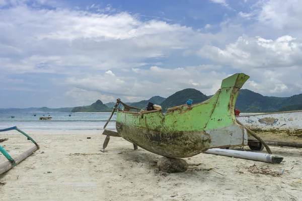 Barco de madera tradicional en Lombok, Indonesia —  Fotos de Stock