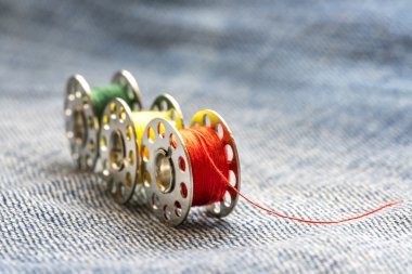 Dikiş araçları ile kot arka plan