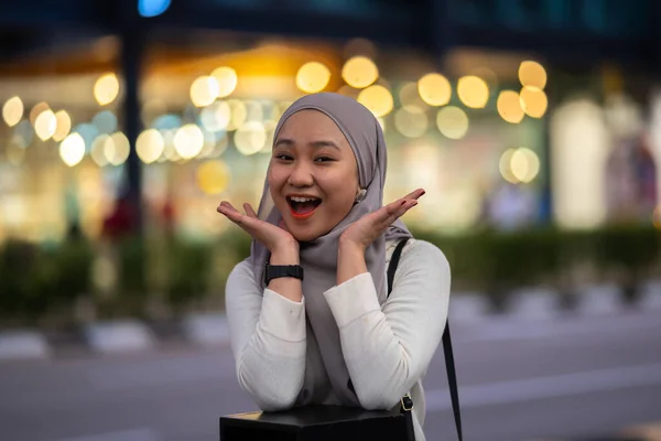 Young Teenager Waiting Vehicle Stop Station — Stock Photo, Image