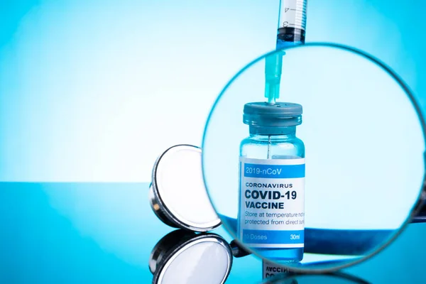 医療の概念を持つコロナウイルスワクチン — ストック写真