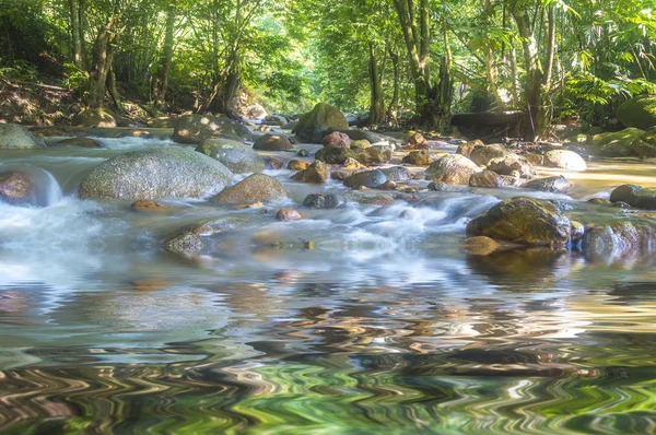 Flusso di acqua — Foto Stock