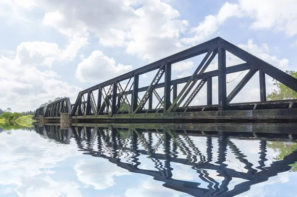 Ponte in acciaio — Foto Stock