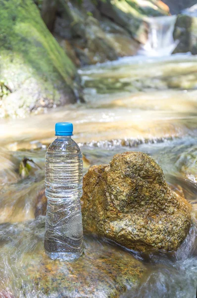 Bottiglia di plastica — Foto Stock