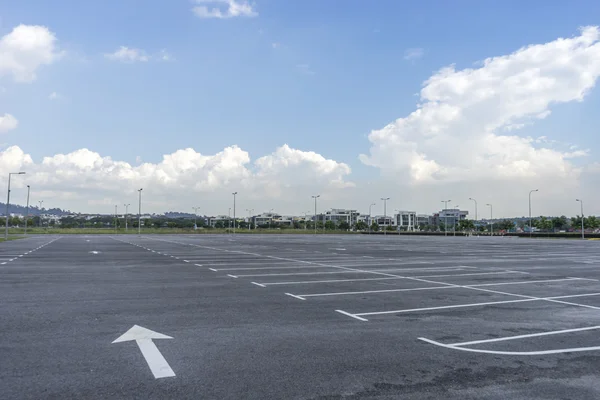 Parque de estacionamento vazio — Fotografia de Stock